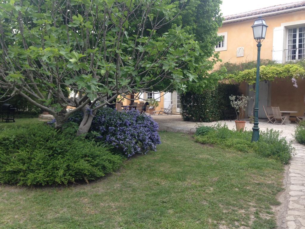 Le Mas de Trévouse Saint-Saturnin-lès-Avignon Exterior foto