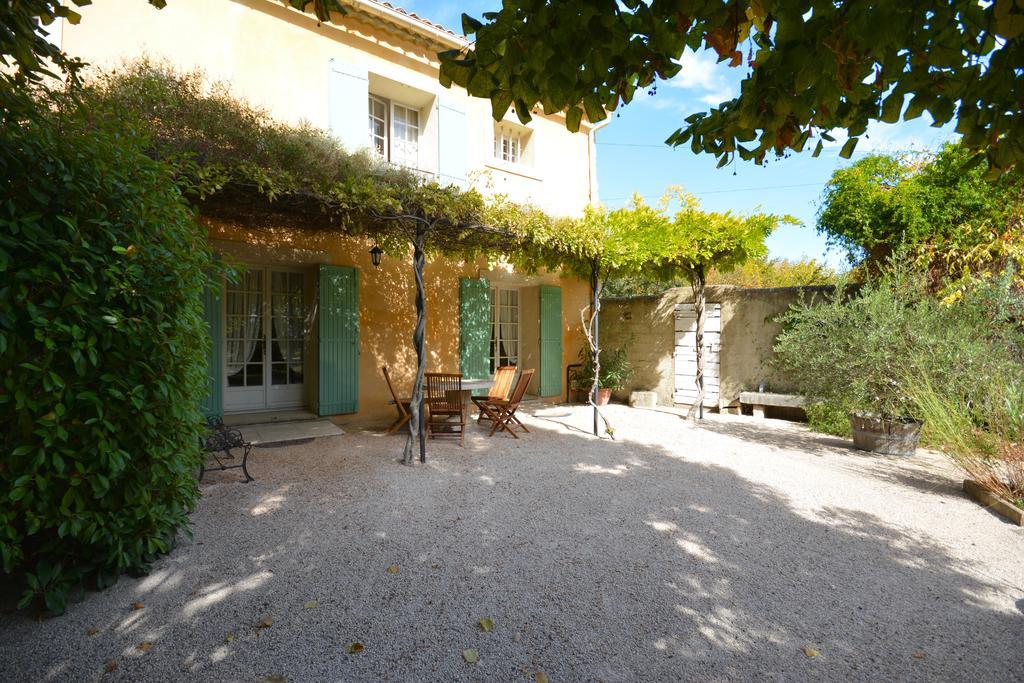 Le Mas de Trévouse Saint-Saturnin-lès-Avignon Exterior foto